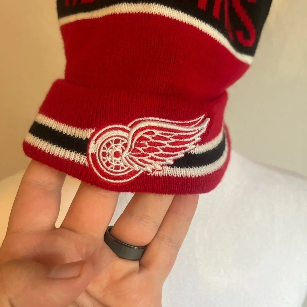 Red/Black/White New Era Detroit Red Wings Athleisure Toboggan